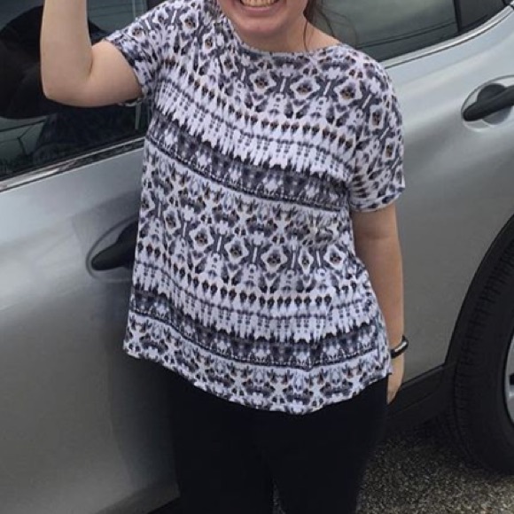 Black and White Piko-style tee - Picture 2 of 2